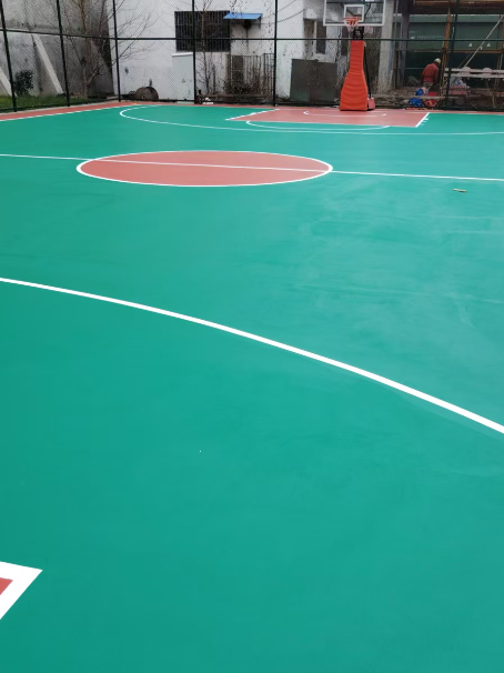 东平 球场长期使用易出现地面开裂